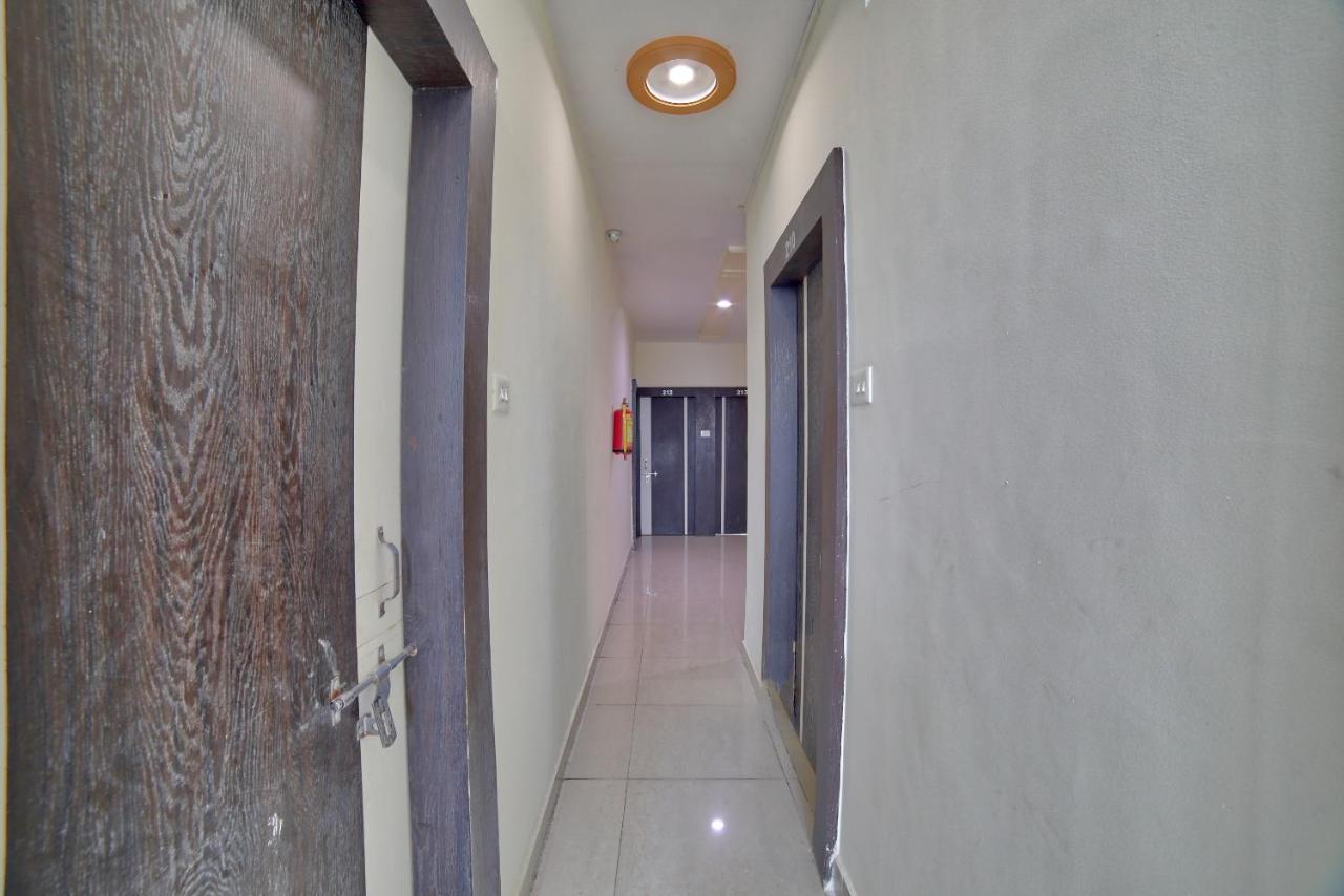 Oyo 35538 Hotel Risha Chandrapur Exteriör bild