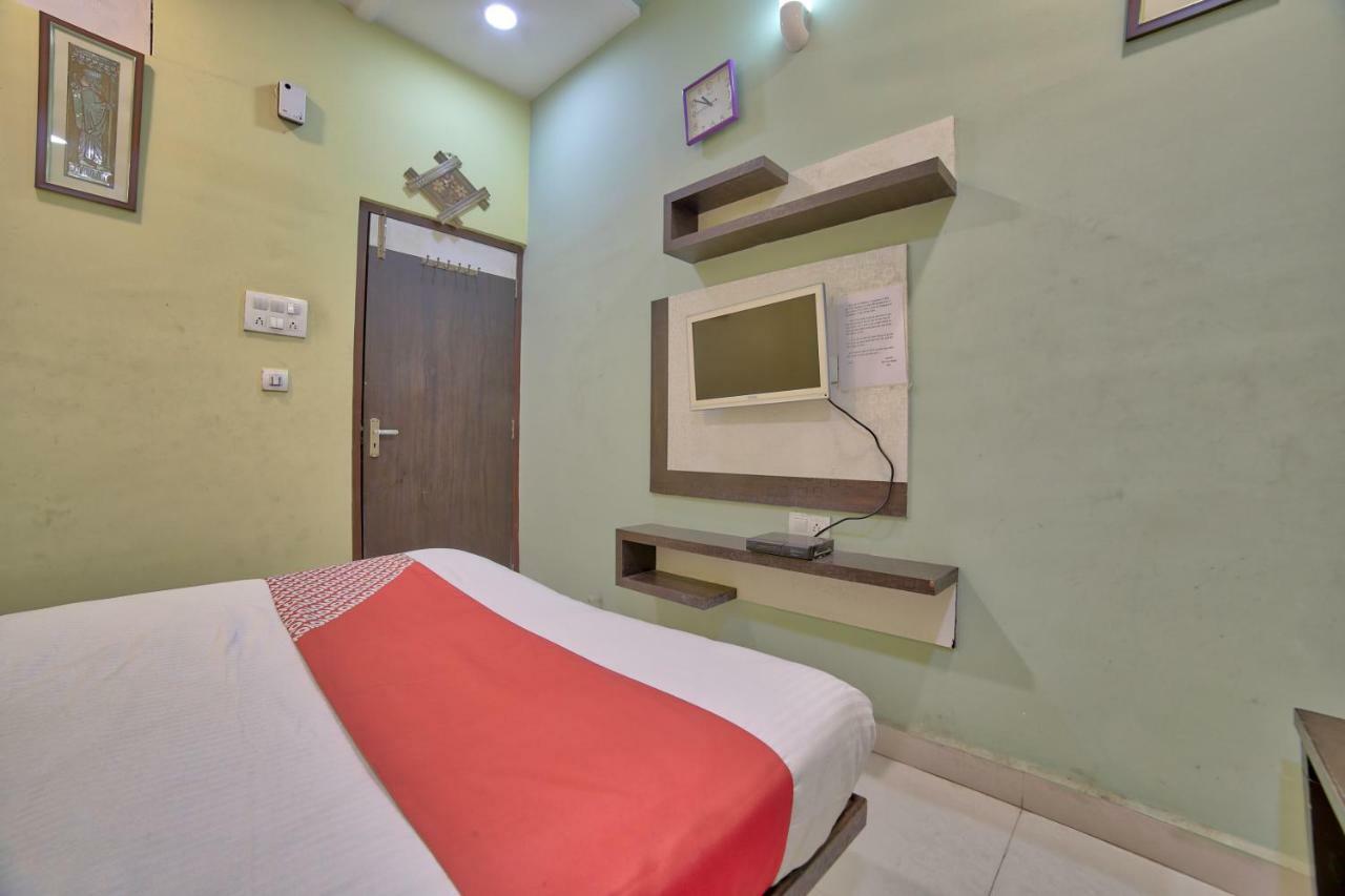 Oyo 35538 Hotel Risha Chandrapur Exteriör bild