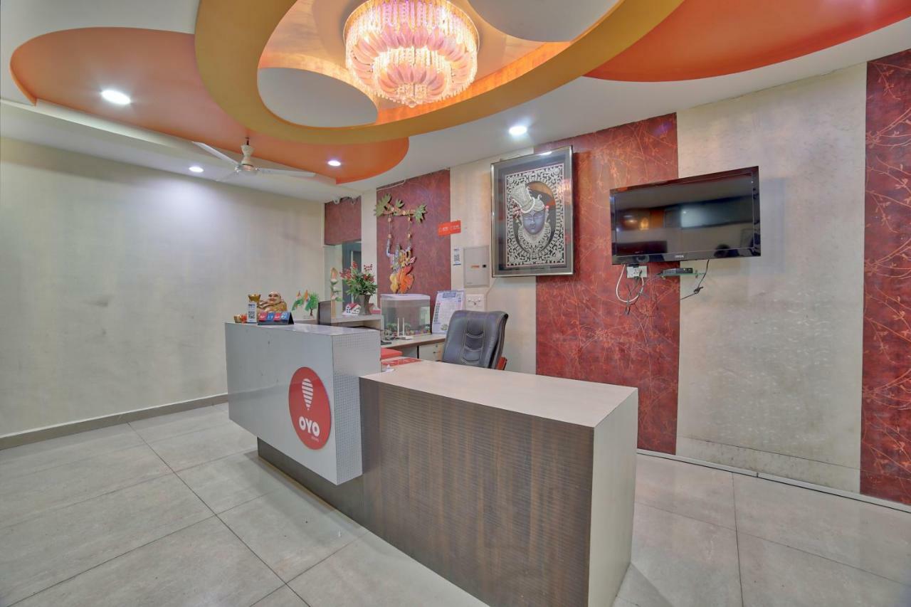 Oyo 35538 Hotel Risha Chandrapur Exteriör bild