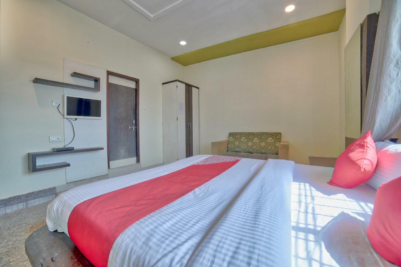 Oyo 35538 Hotel Risha Chandrapur Exteriör bild
