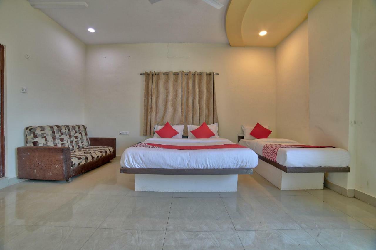 Oyo 35538 Hotel Risha Chandrapur Exteriör bild