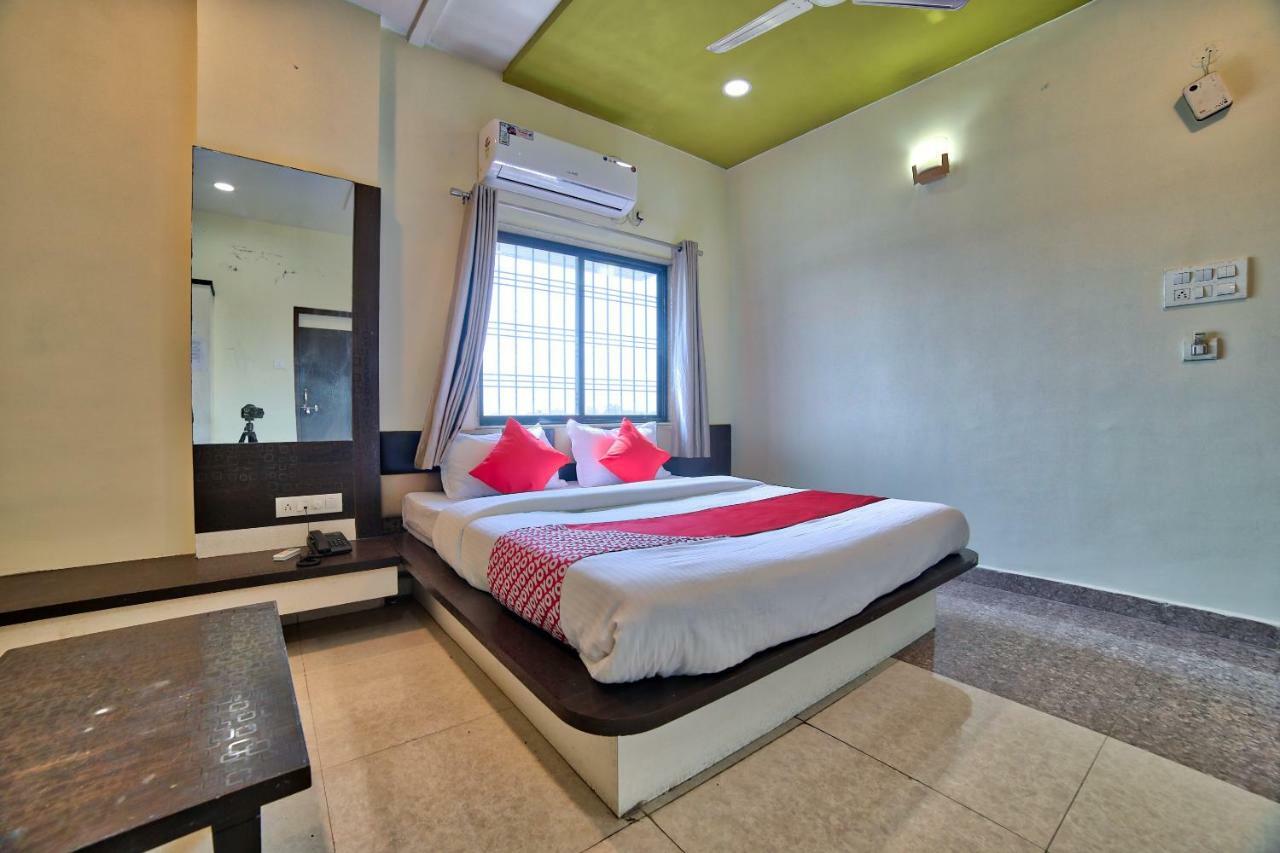 Oyo 35538 Hotel Risha Chandrapur Exteriör bild