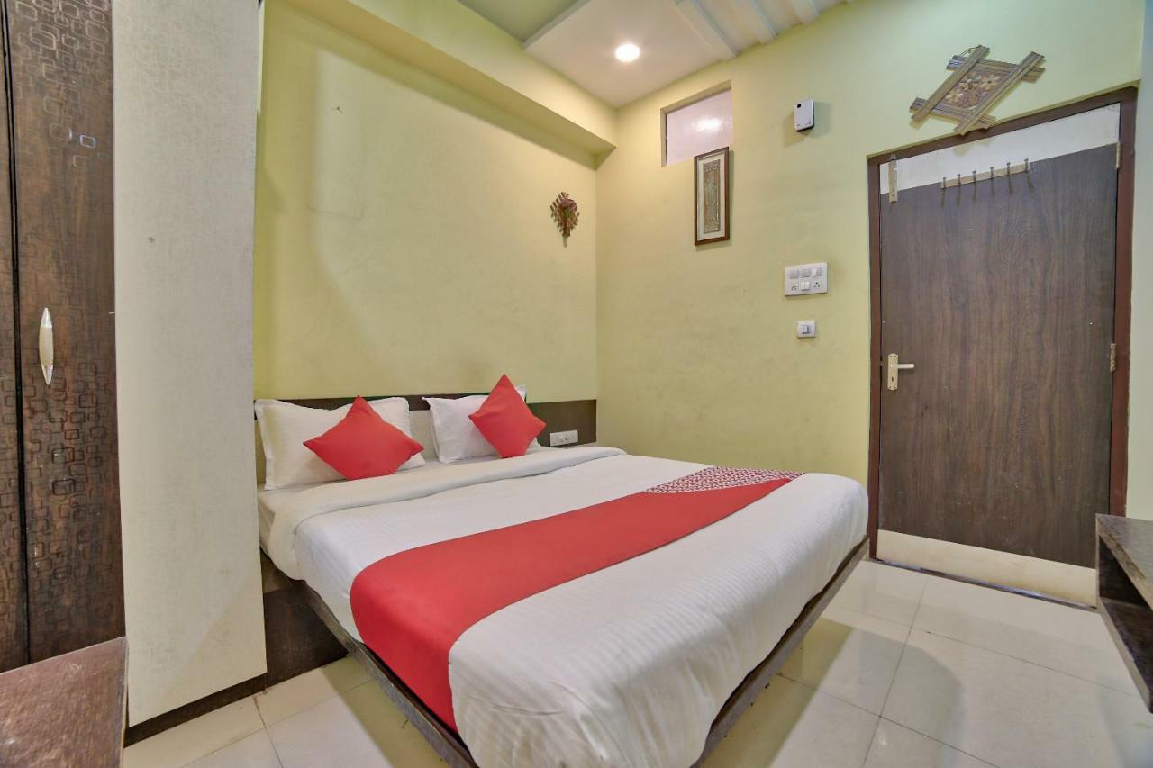 Oyo 35538 Hotel Risha Chandrapur Exteriör bild