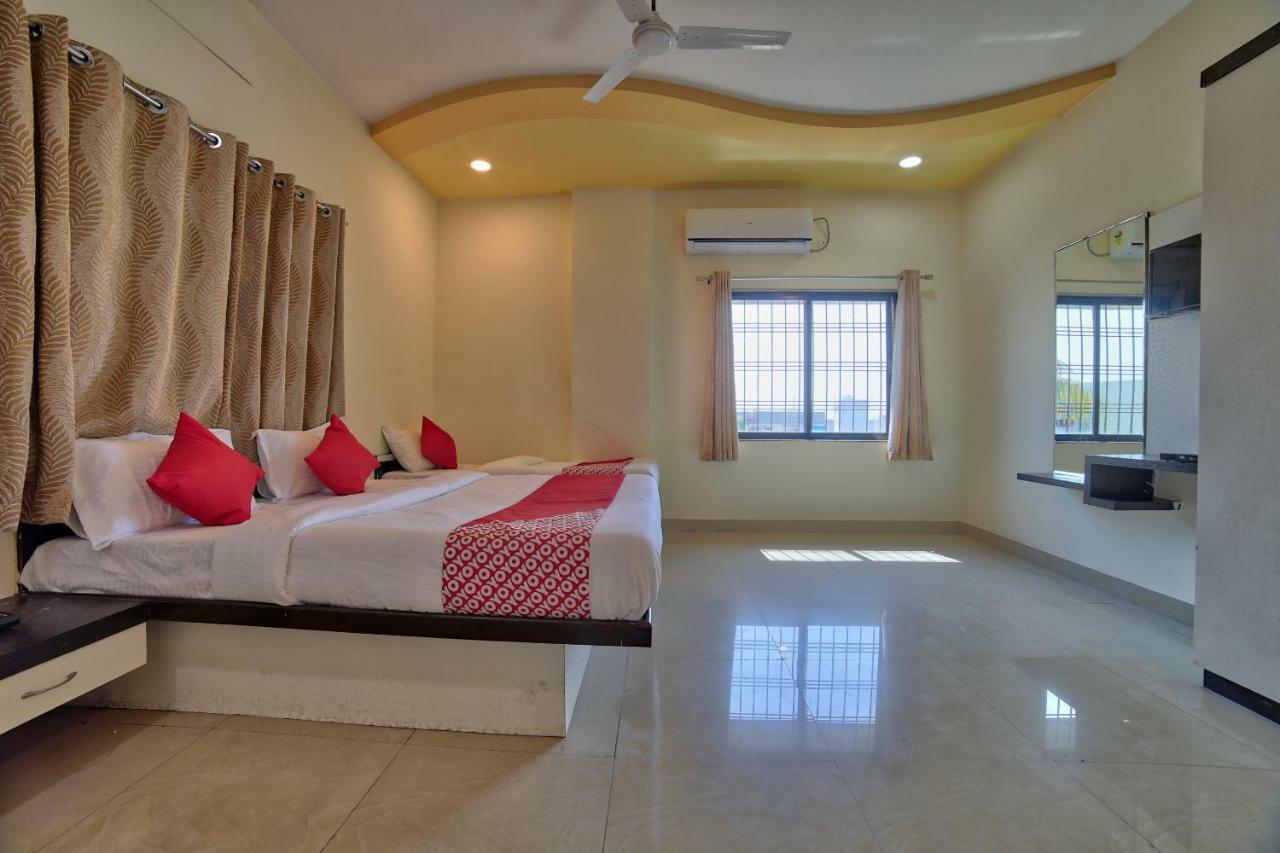 Oyo 35538 Hotel Risha Chandrapur Exteriör bild