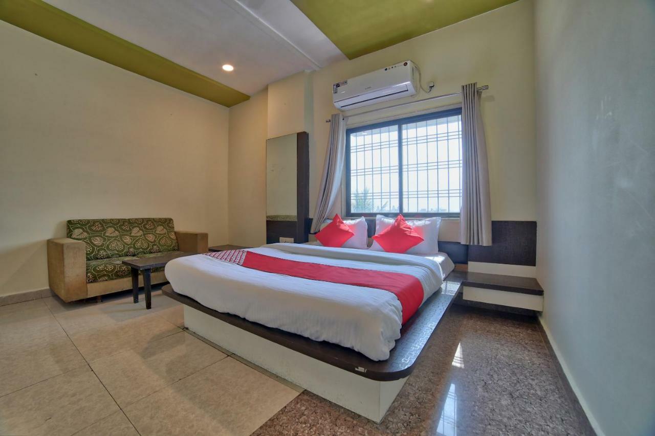 Oyo 35538 Hotel Risha Chandrapur Exteriör bild