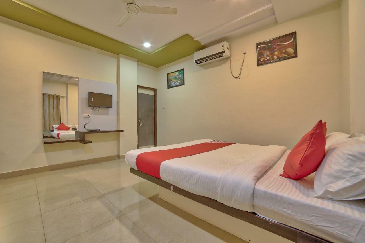 Oyo 35538 Hotel Risha Chandrapur Exteriör bild